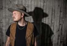 Stream : Tiger Stripes – Sneaking Hotdogs into Peoples Pocket’s (Truesoul)