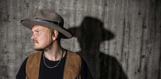 Stream : Tiger Stripes – Sneaking Hotdogs into Peoples Pocket’s (Truesoul)