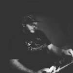 Premiere: Tommy J Gren – Traces Of The Past (Kinesen)