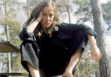 Perila announces her debut album “How Much Time it is Between You and Me?” on Smalltown Supersound