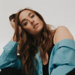 AmyElle drops exhilarating new single ‘Let Me In’