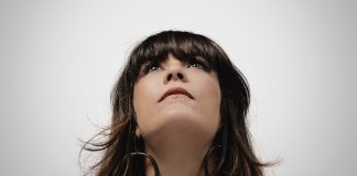 Apotek unveils an all-new sound on her superb Splash! EP, which is proceeded by the release of two separate singles – ‘Moaning’ and ‘All That Is’