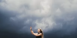 Laura Misch announces long-awaited debut album “Sample The Sky” on One Little Independent