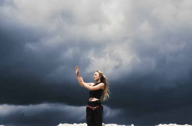 Laura Misch announces long-awaited debut album “Sample The Sky” on One Little Independent