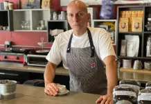 DJ 3000 marks a decade of musical passion and artistic evolution with Mezë, his fifth full-length on the mighty Motech label