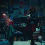 Nia Archives returns with new single “Crowded Roomz” – confronts the loneliness of life on tour